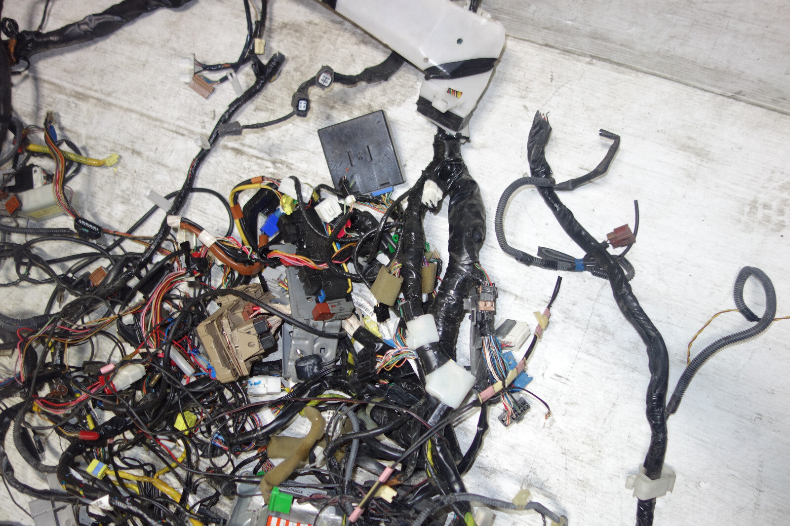 JDM Subaru WRX Forester EJ205 AVCS Turbo Computer Wire Harness Wiring 22611AK000