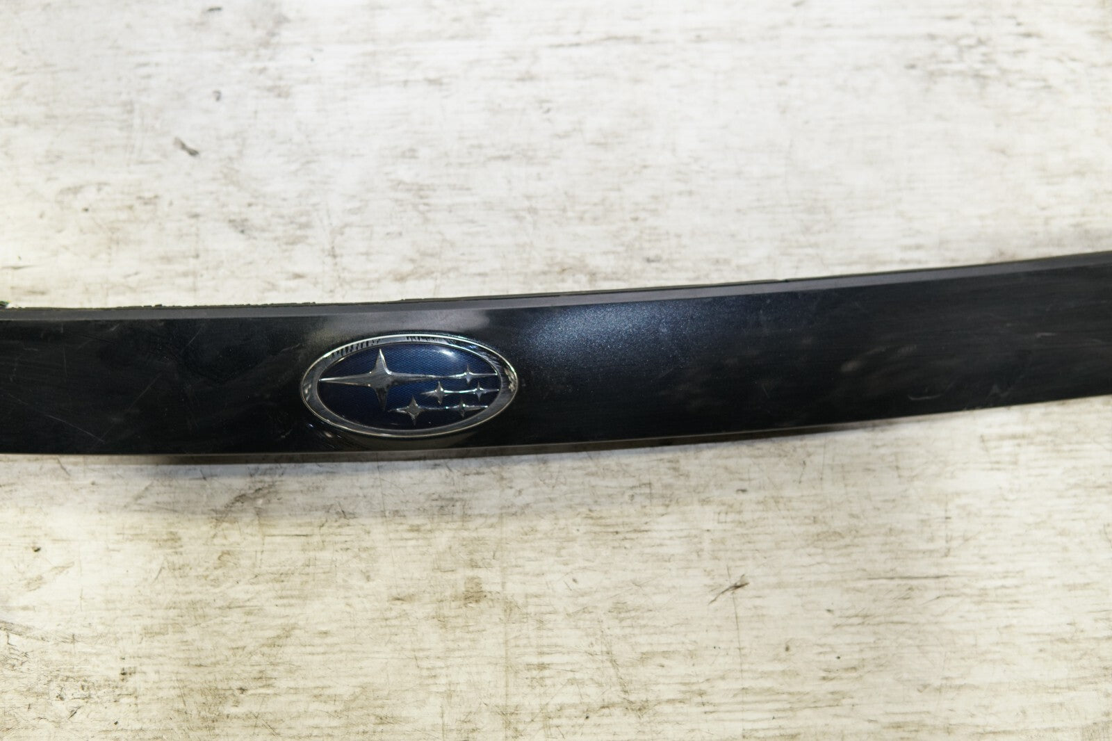 JDM Toyota Prius Rear CENTER GARNISH ZVW30 2010-2011-2012-2013-2014-2015 MF-319