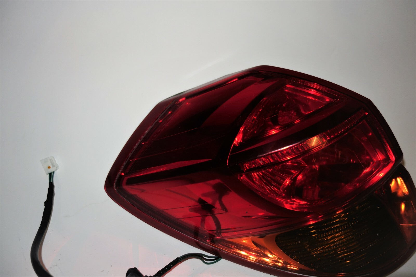 Subaru Legacy / Outback Wagon Left Tail Light Lamp Genuine 84201AG11A 2005-2007