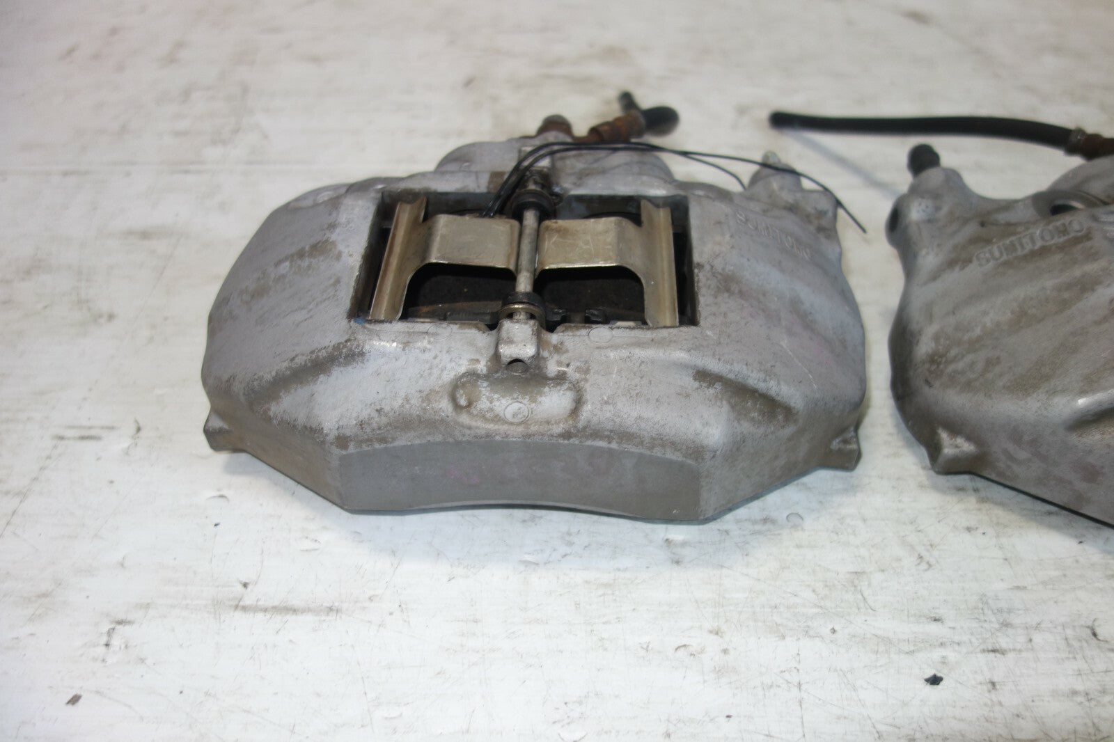 JDM 2001-2006 LEXUS LS430 OEM FRONT 4 PISTON BRAKE CALIPERS LEFT & RIGHT UCF31
