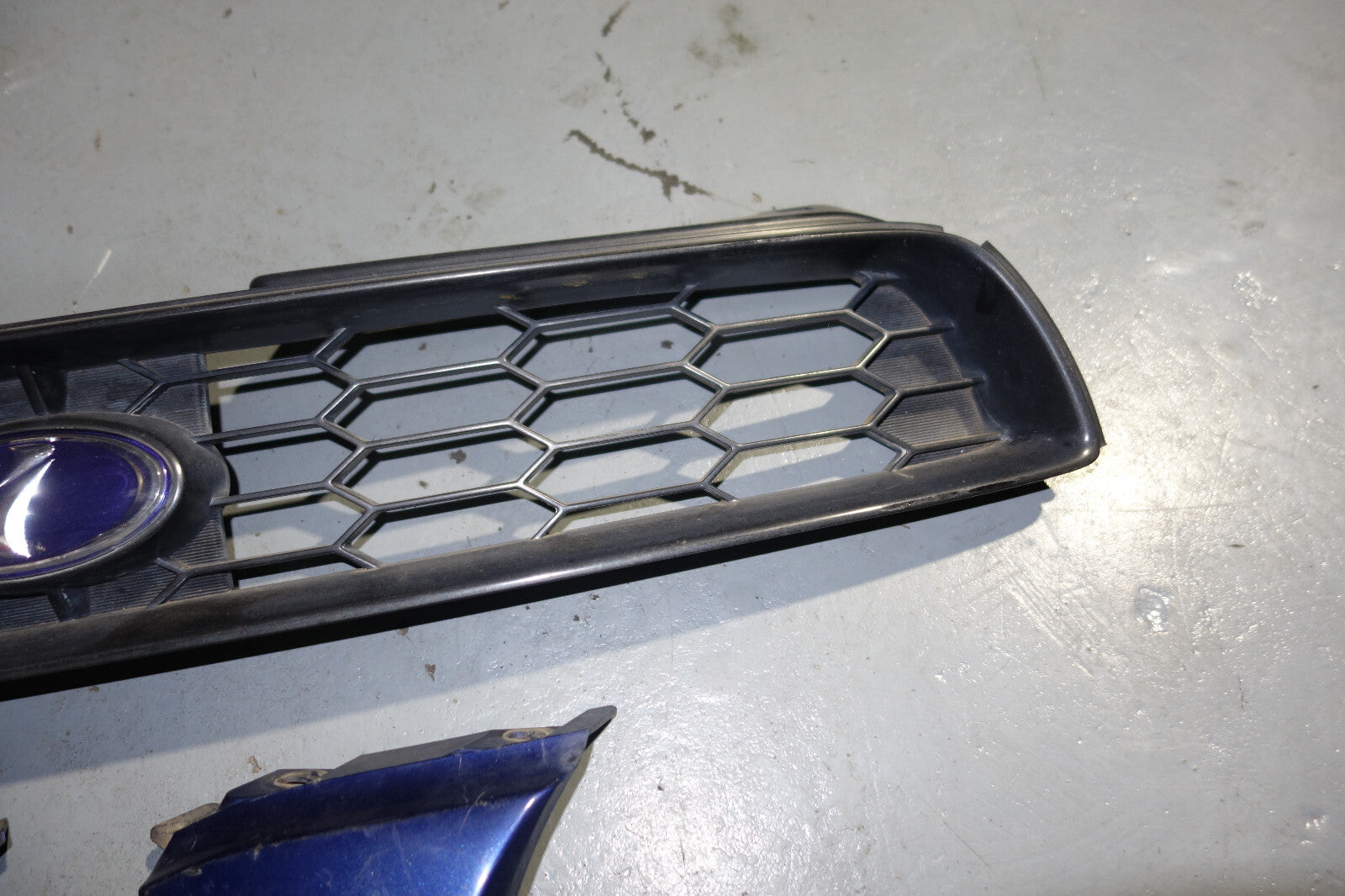 JDM Subaru Impreza WRX STi V7 Grille Outback Sport Front Grille TS RS 2002-2003