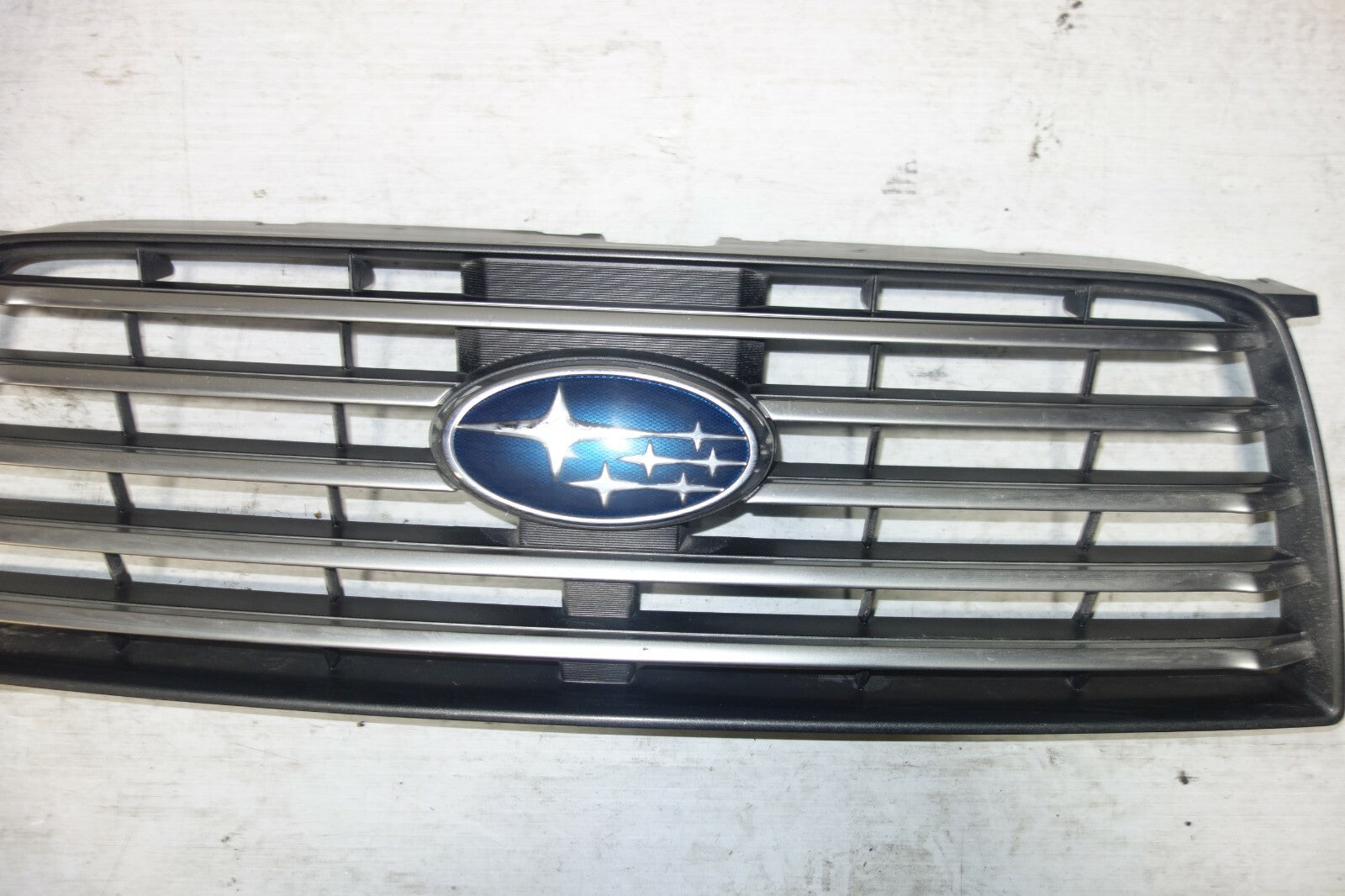 Subaru Forester OEM Front Grille Grill Genuine SG5 2006-2008