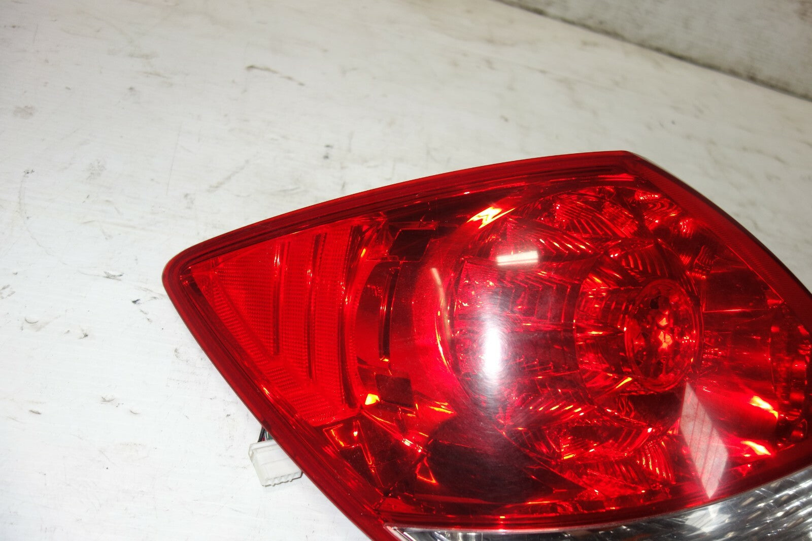 JDM 2005-2008 ACURA 3.5 RL OEM LEFT SIDE TAIL LIGHT GENUINE TAILLIGHT LAMP