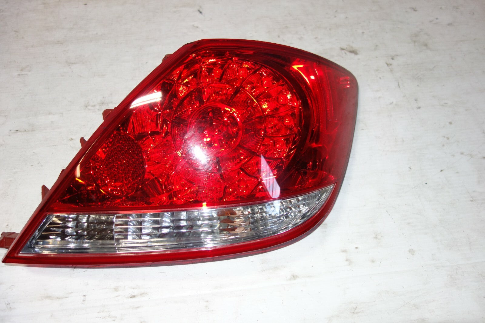 JDM ACURA RL KB1 OEM GENUINE TAIL LIGHTS PAIR TAILLIGHTS LEFT & RIGHT 2005-2008