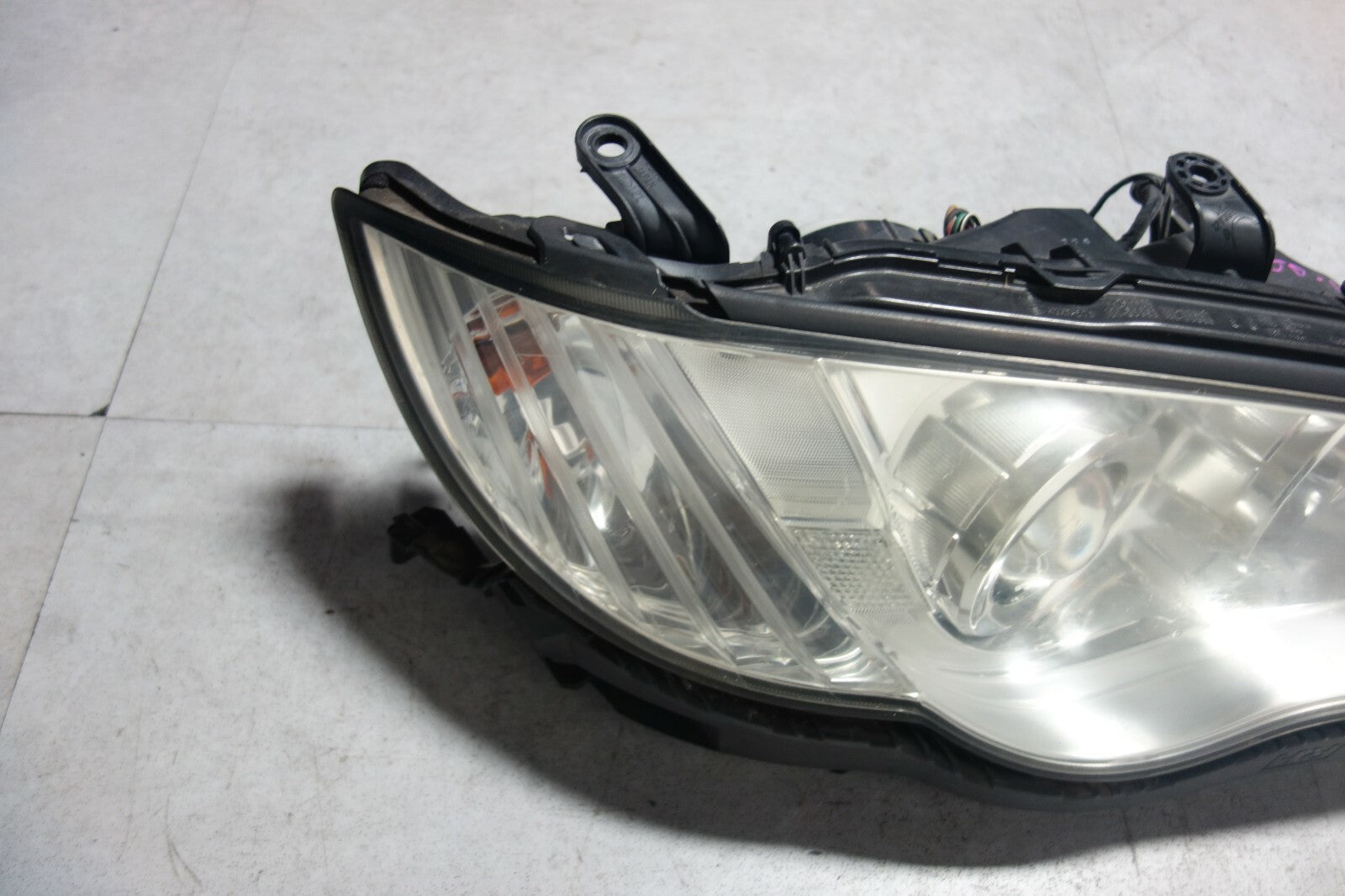 JDM 2008-2009 GENUINE SUBARU LEGACY USED OEM HID HEAD LIGHTS LAMPS BLE BP5 BP9