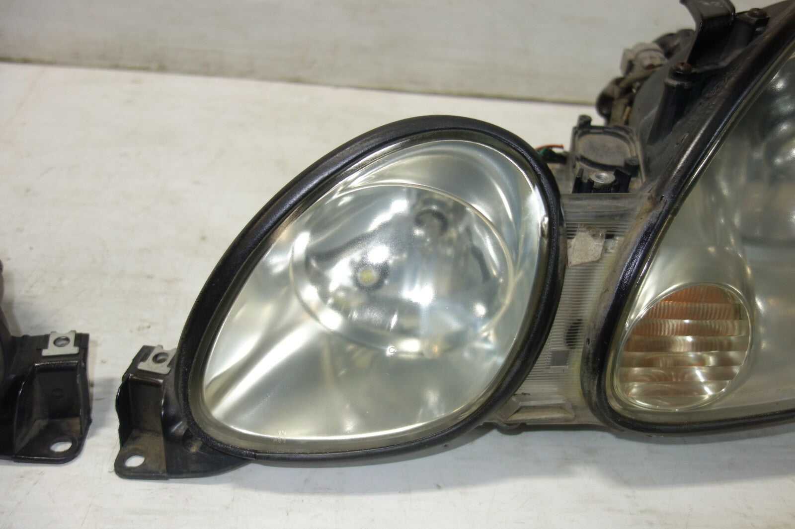 JDM Lexus GS300 Headlights GS400 OEM HiD Lamps Pair Left Right JZS161 1998-2005