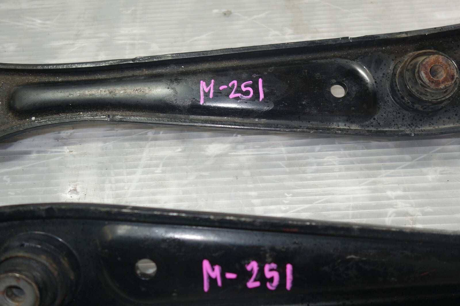 JDM 1996-2000 HONDA CIVIC OEM EK GENUINE REAR LOWER CONTROL ARM EK3 EK4 EK9 PAIR