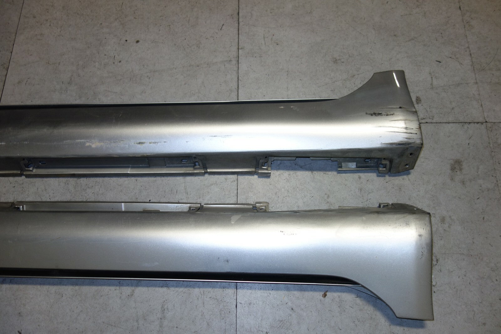 JDM LEXUS LS460 LS600H ROCKER PANEL PASSENGER SIDE SKIRT MOLDING Pair 2007-2012