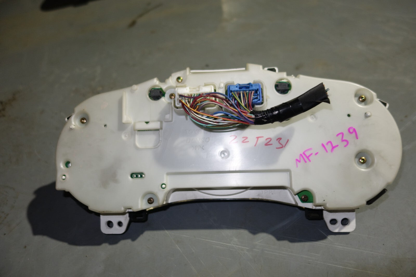 JDM 2001-2005 TOYOTA CELICA ZZT231 OEM USED GAUGE CLUSTER SPEEDOMETER MANUAL M/T