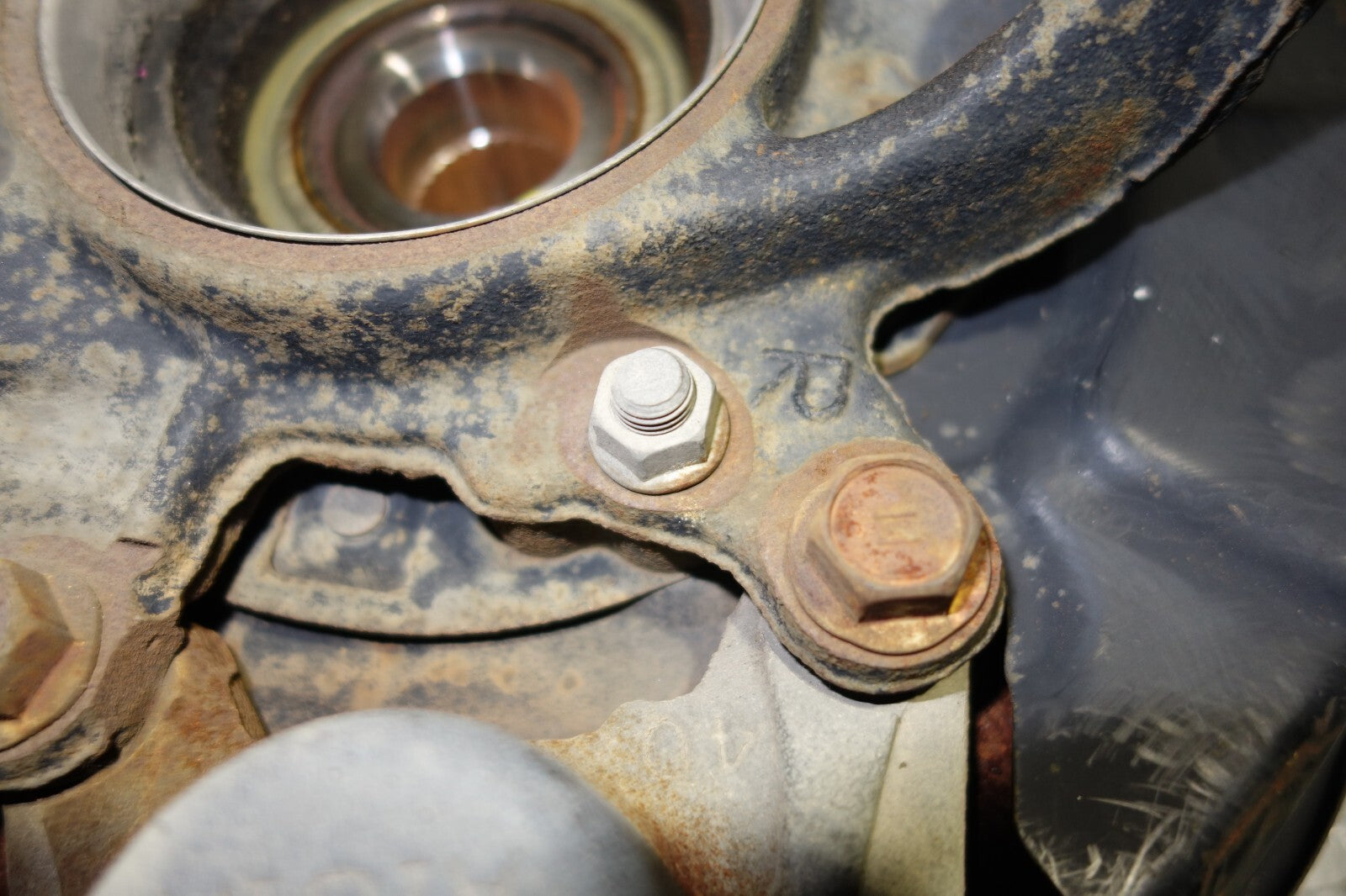 JDM 00-2005-LEXUS IS300 REAR RIGHT SPINDLE WHEEL HUB BEARING KNUCKLE SUSPENSION