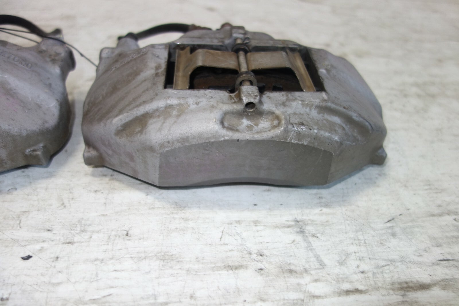 JDM 2001-2006 LEXUS LS430 OEM FRONT 4 PISTON BRAKE CALIPERS LEFT & RIGHT UCF31