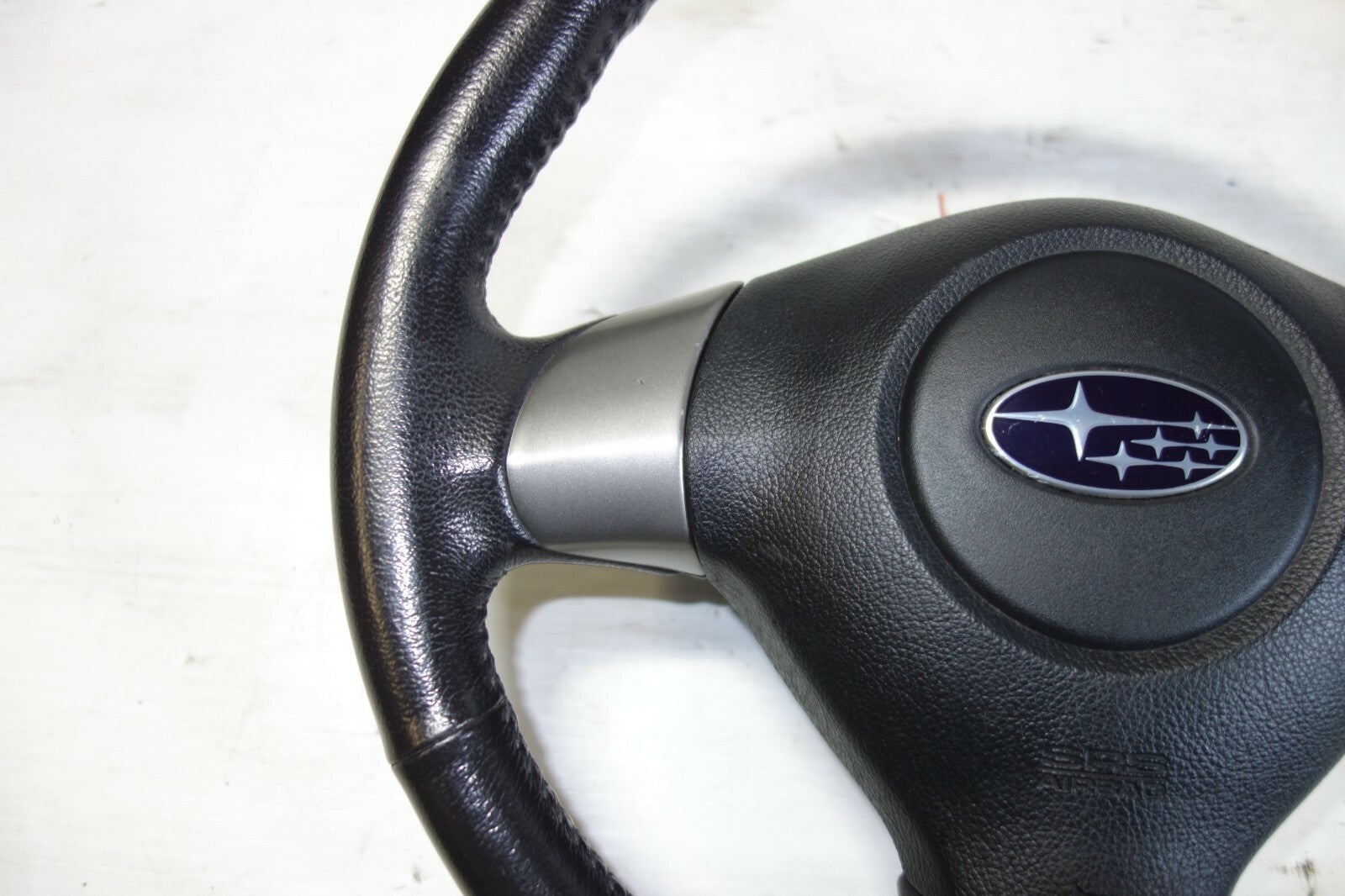 JDM 2005-2009 SUBARU LEGACY & OUTBACK STEERING WHEEL & HUB 2005-2009 M-910