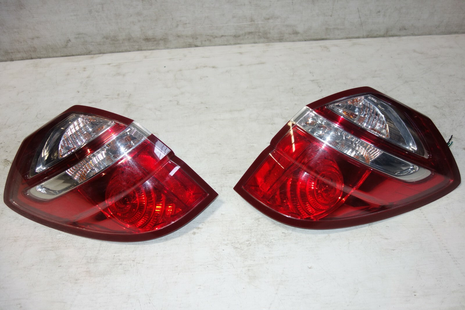 JDM SUBARU LEGACY OUTBACK KOUKI OEM USED TAIL LIGHTS TAIL LAMPS 2005-2009