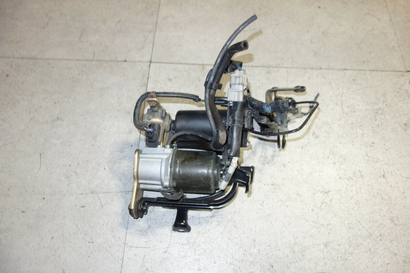 JDM Lexus LS430 Air Suspension Compressor Pump Strut Absorber 2001-2006 UCF31