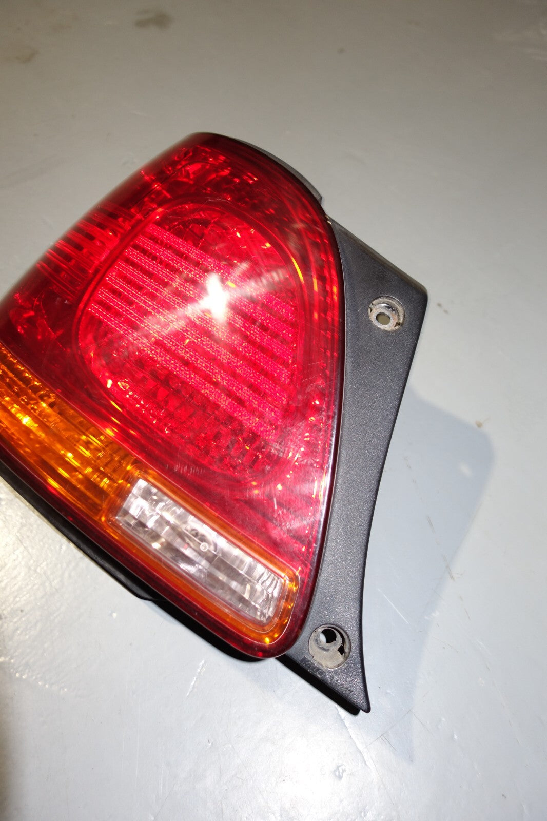 JDM 98-05 TOYOTA ARISTO TAIL LIGHT LEFT SIDE LEXUS GS300 GS400 GS430 TAIL LIGHT