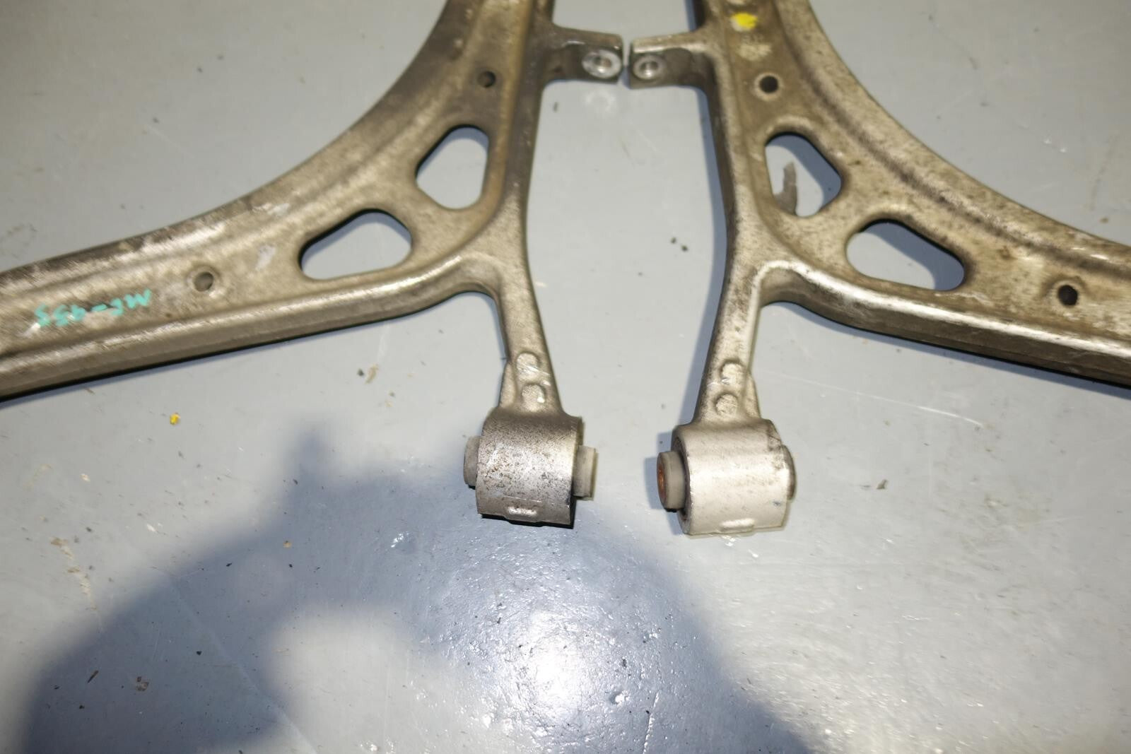 JDM SUBARU LEGACY OUTBACK OEM SPEC-B ALUMINUM FRONT LOWER CONTROL ARM 2005-2009