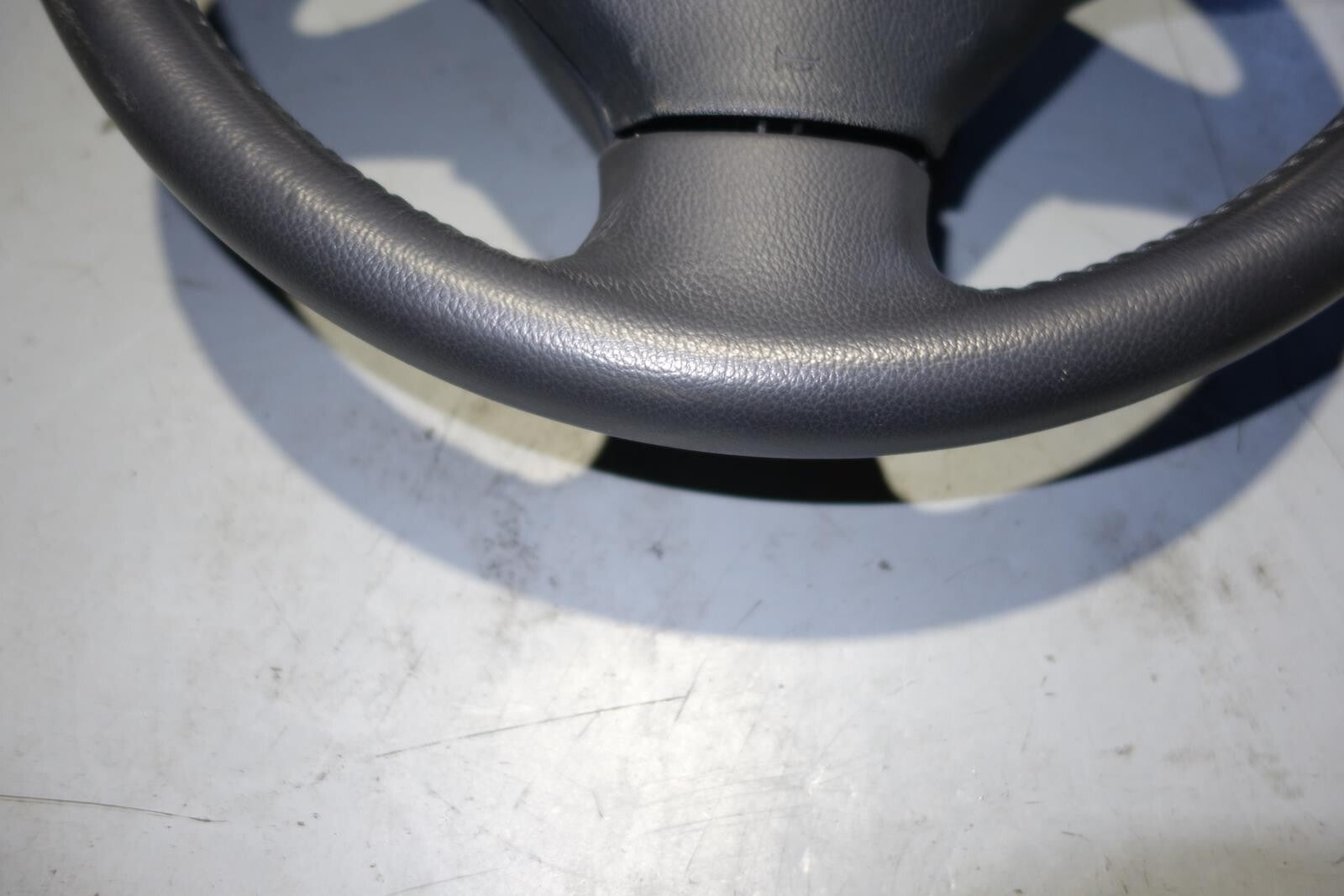 JDM 2005-2009 SUBARU LEGACY & OUTBACK MOMO STEERING WHEEL & HUB 05-2009 MF-1688