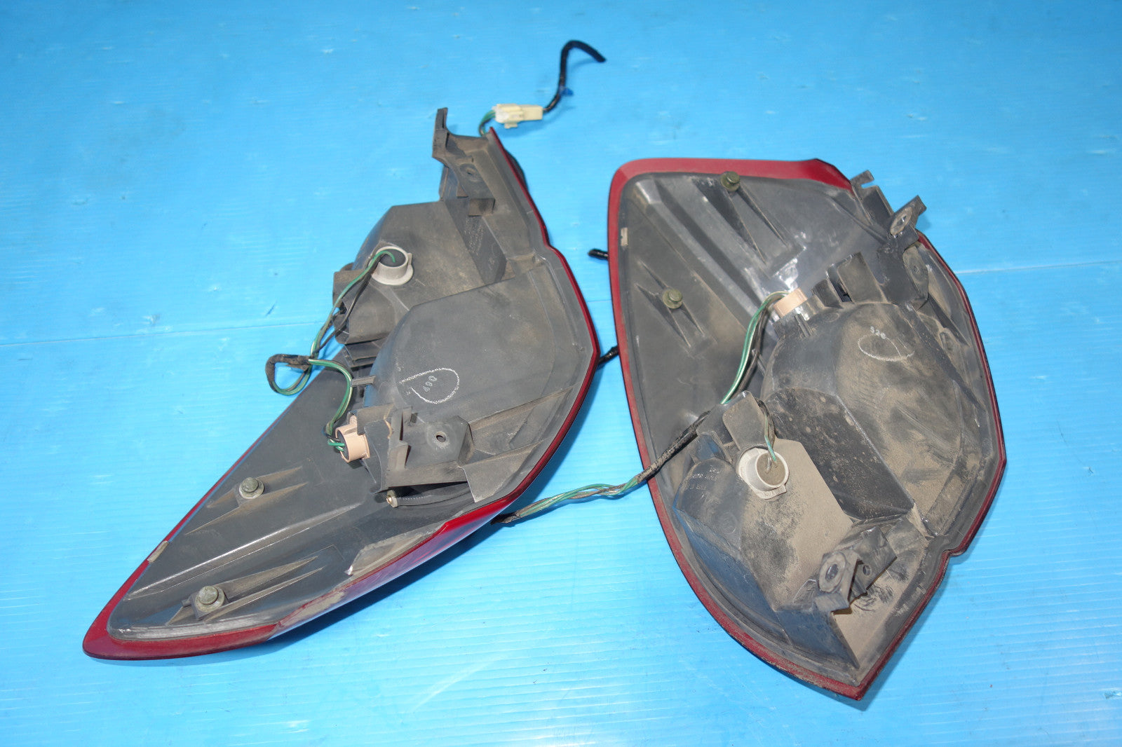 Subaru Legacy Original Rear Tail Lights Lamps Pair RH LH Taillights 2005-2007