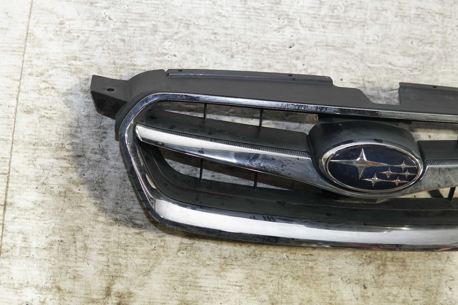 JDM Subaru Legacy OEM Front Grille 2005 2006 2007 MF-472