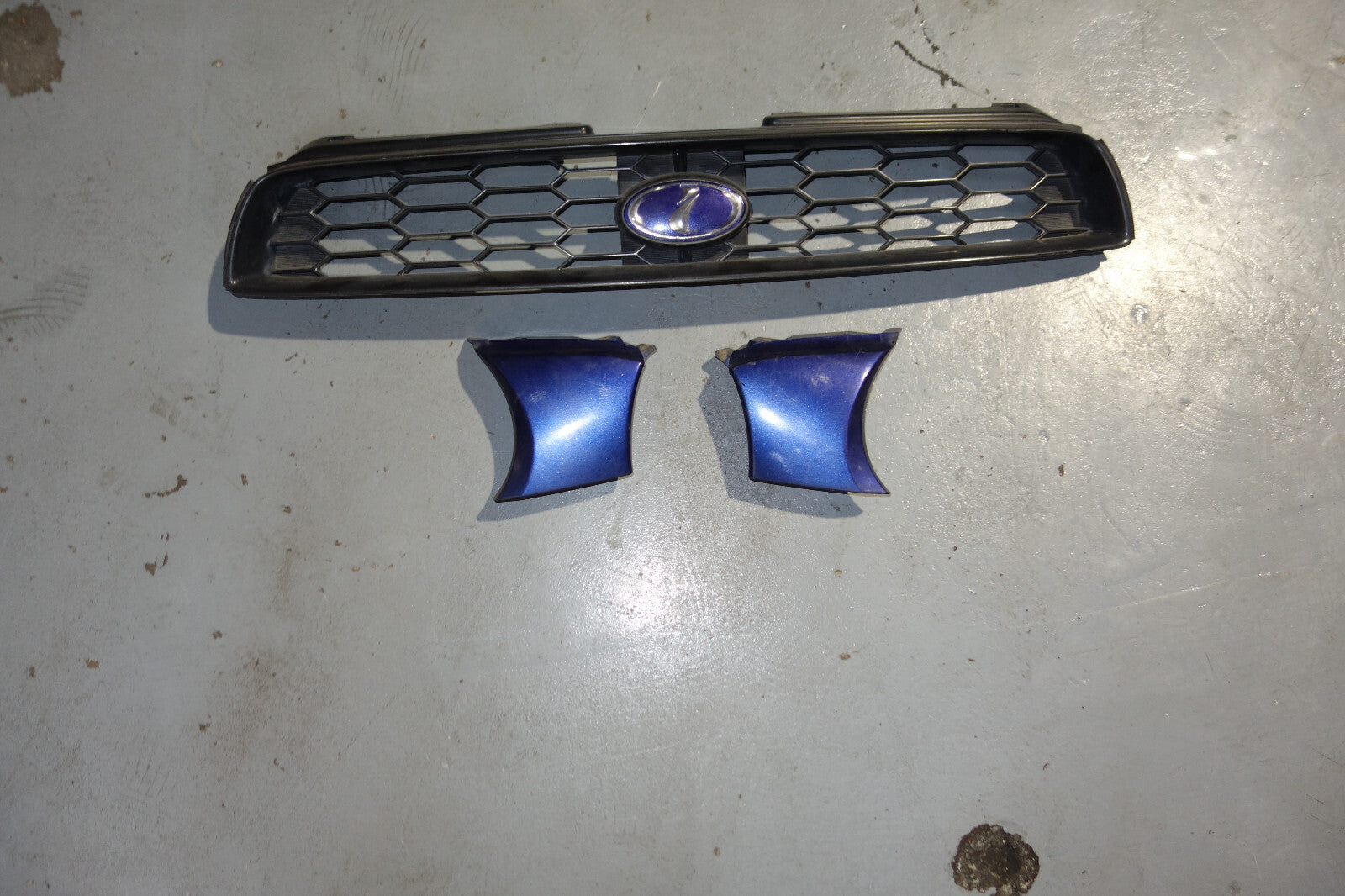 JDM Subaru Impreza WRX STi V7 Grille Outback Sport Front Grille TS RS 2002-2003