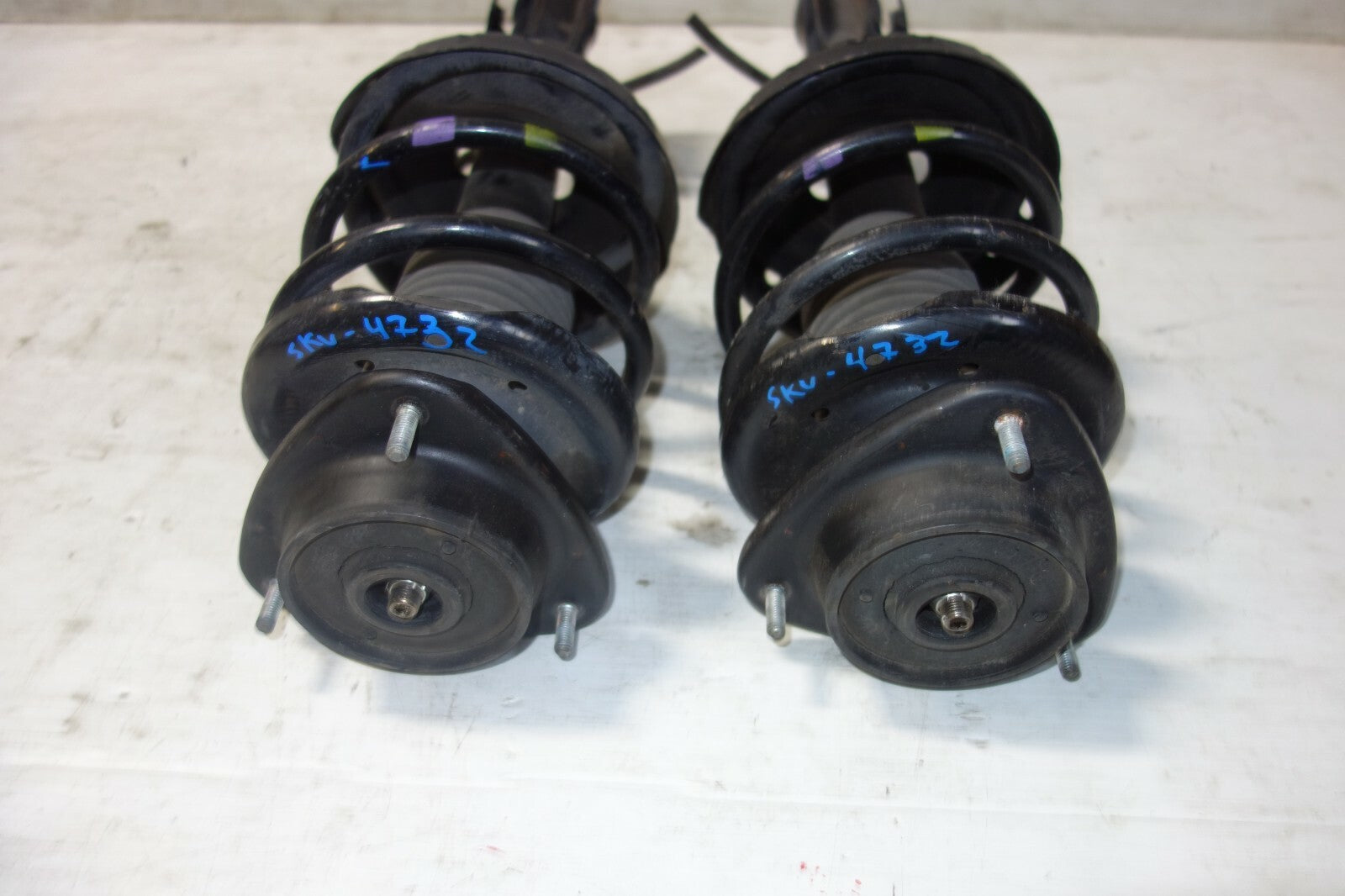 JDM Subaru Impreza WRX OEM Front Shocks Pair Genuine V9 Hawkeye 2006 2007