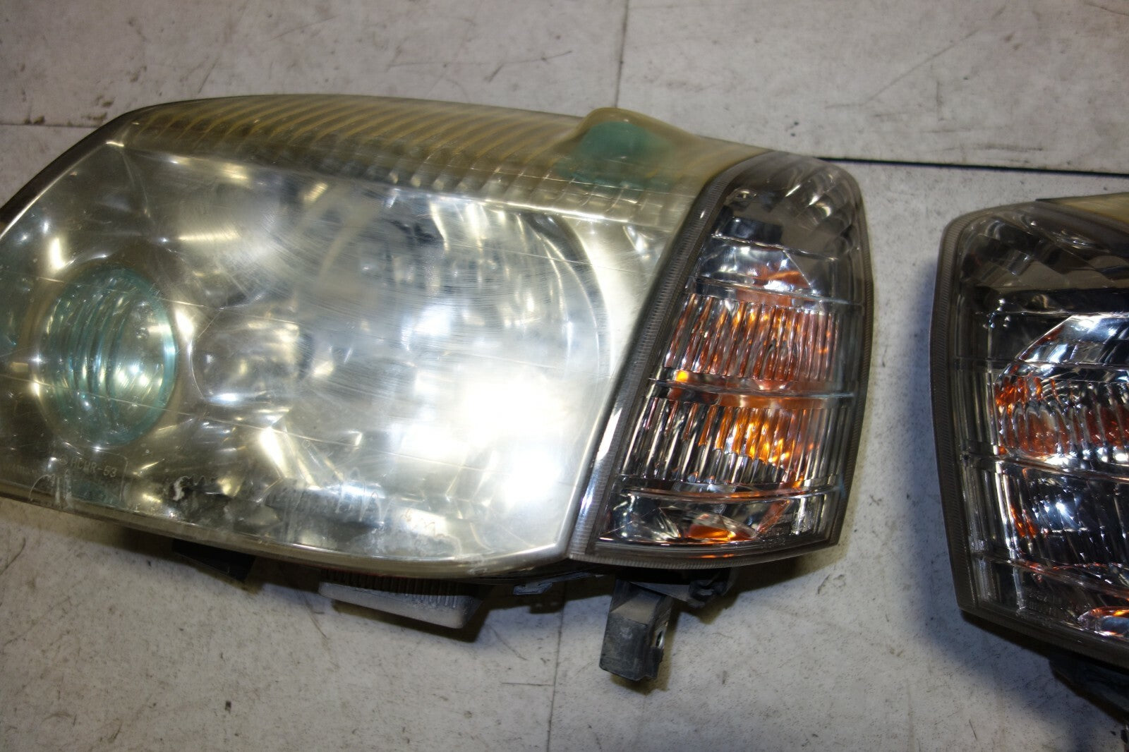 JDM Nissan X-Trail GT OEM Front Headlights Left Right PNT30 Left & Right 2000-06
