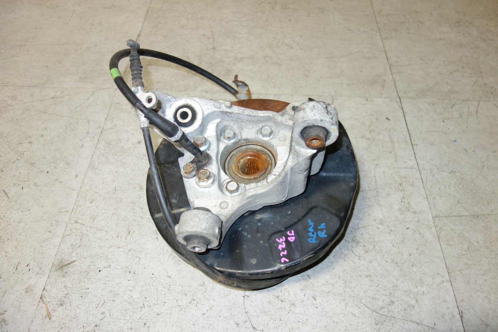 JDM Infiniti M35 M45 Rear Right Spindle Knuckle Hub Bearing Wheel OEM 2006-2010
