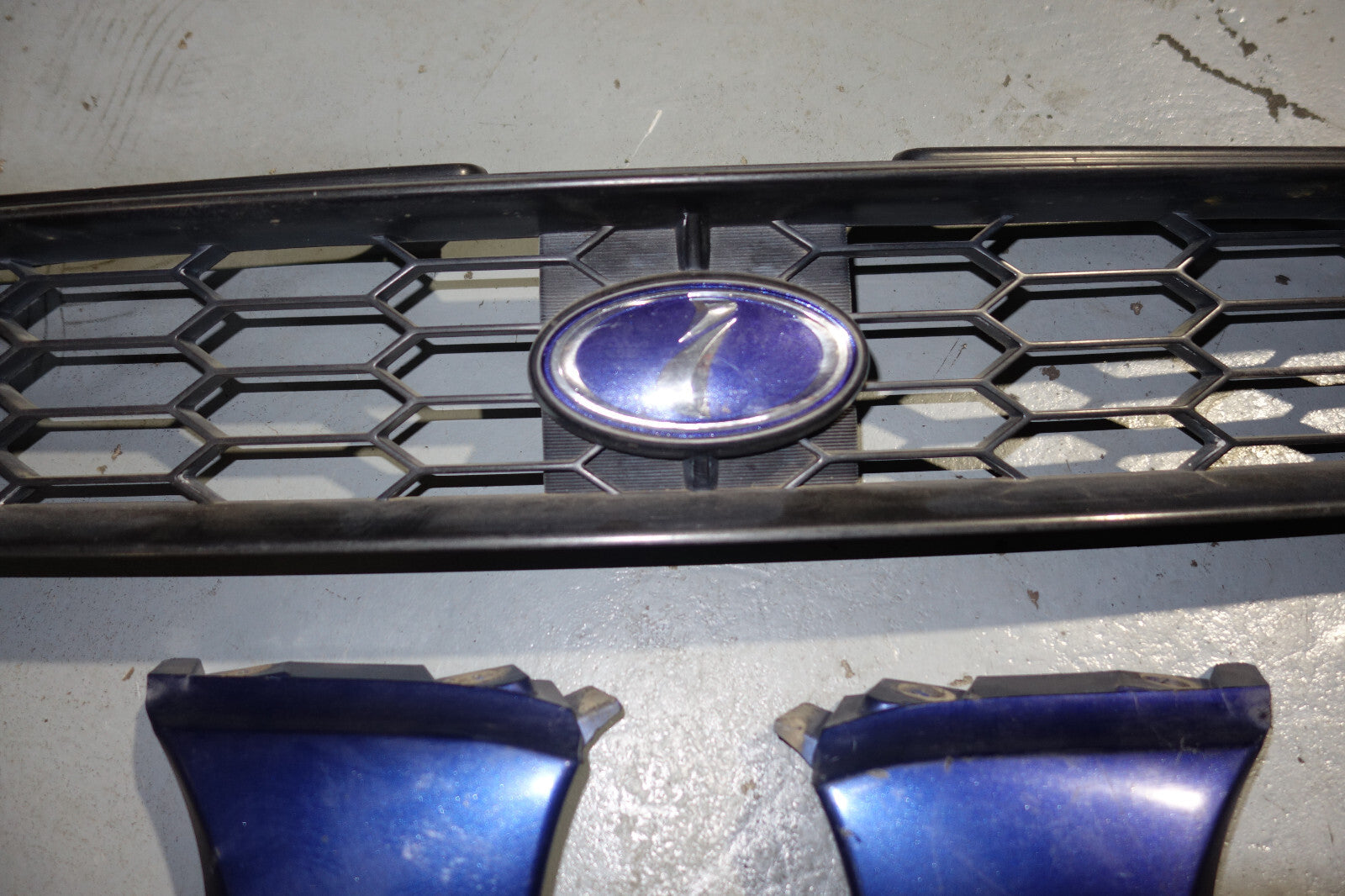 JDM Subaru Impreza WRX STi V7 Grille Outback Sport Front Grille TS RS 2002-2003