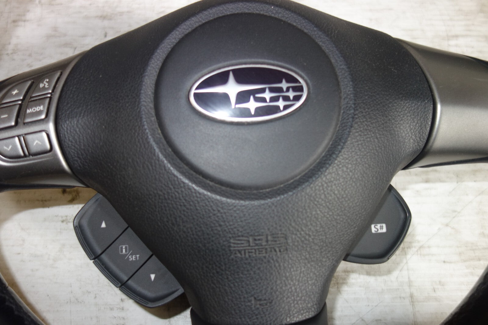 JDM 2005-2009 SUBARU LEGACY & OUTBACK MOMO STEERING WHEEL & HUB 05-2009 M-1164