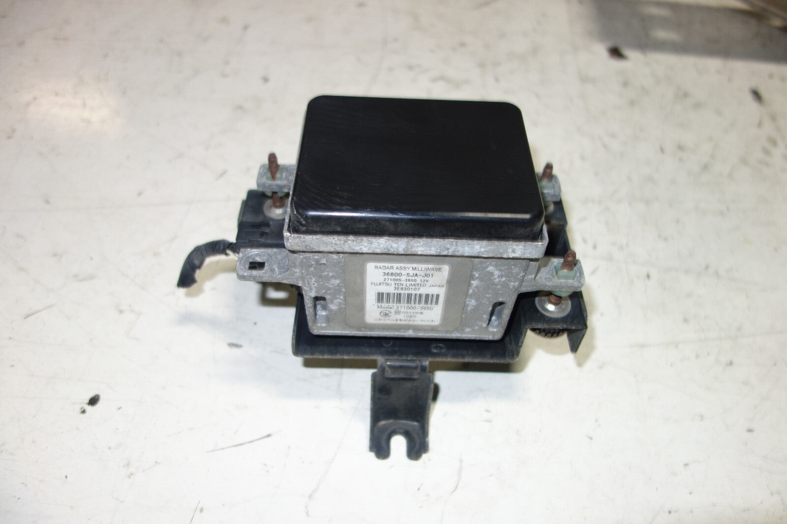 JDM Acura RL Radar Assembly Cruise Sensor Milliwave Distance OEM 2005-2008 KB1