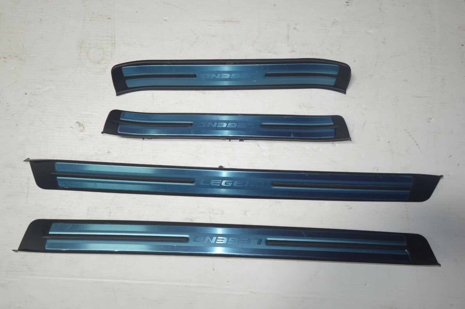 JDM 2005-2008 GENUINE ACURA RL OEM DOOR SILLS TRIM SCUFF PLATES SIDE STEPS