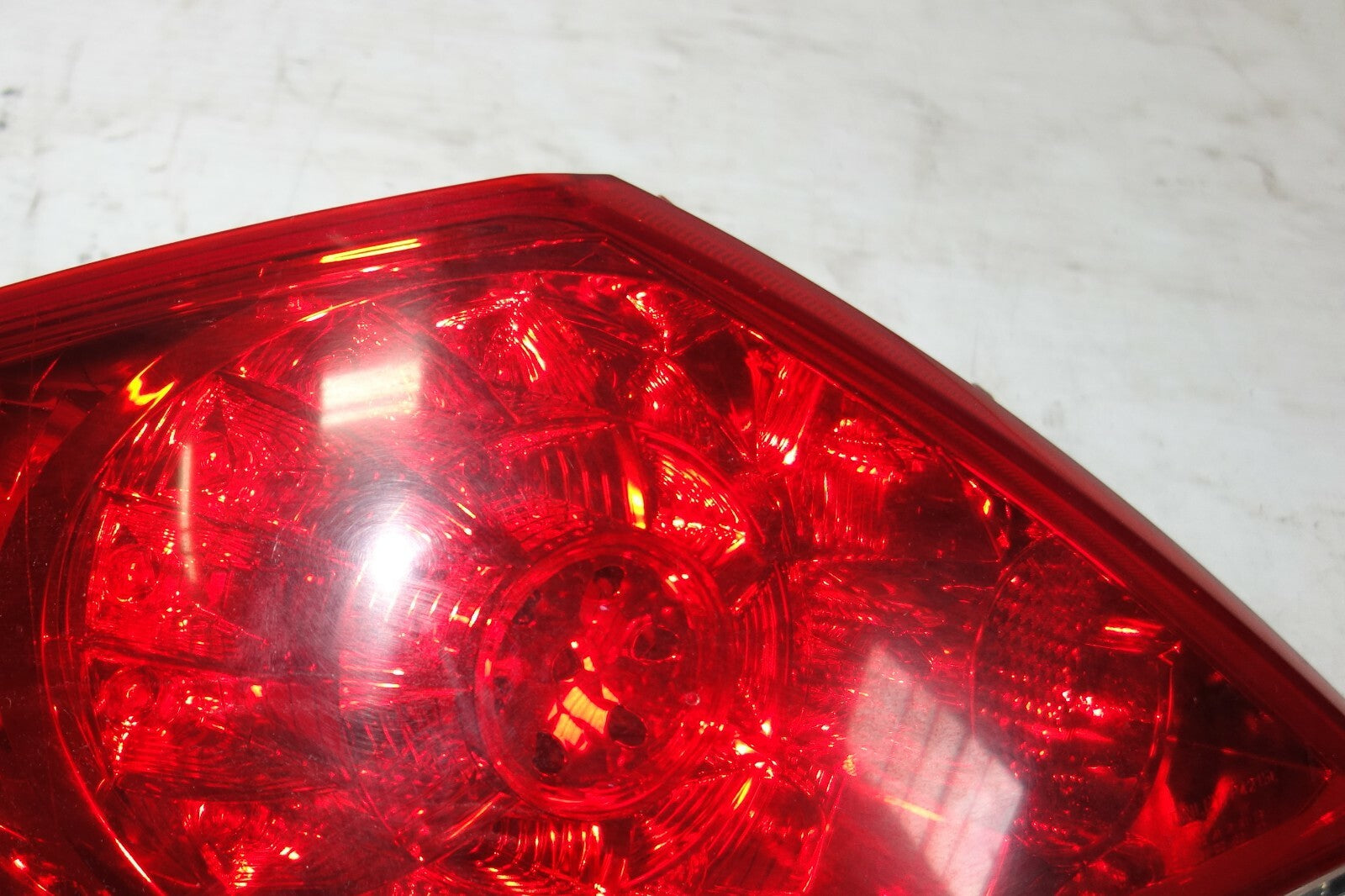 JDM 2005-2008 ACURA 3.5 RL OEM LEFT SIDE TAIL LIGHT GENUINE TAILLIGHT LAMP