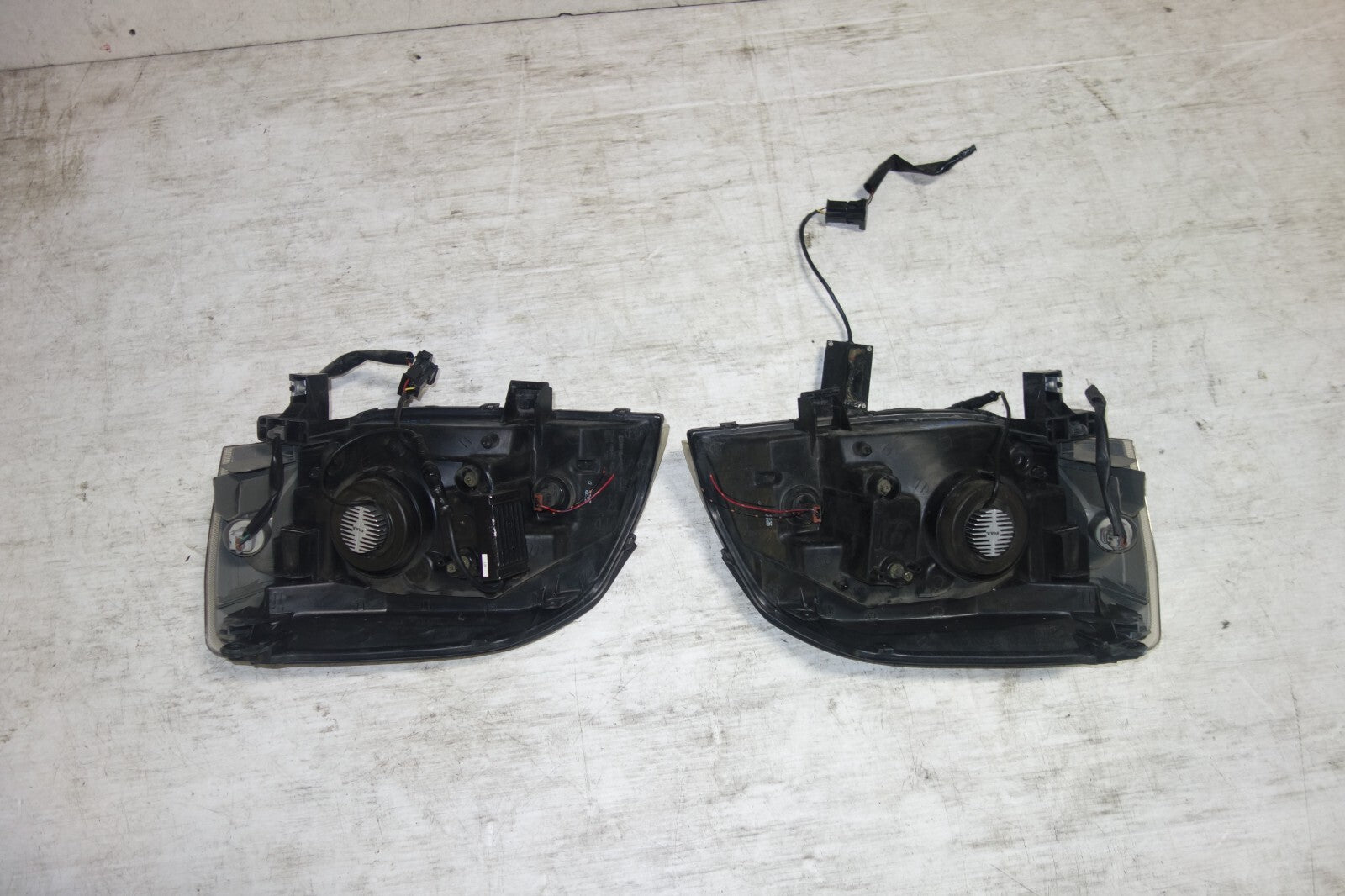 JDM Nissan X-Trail GT OEM Headlights Left Right PNT30 Left & Right 2000-2006