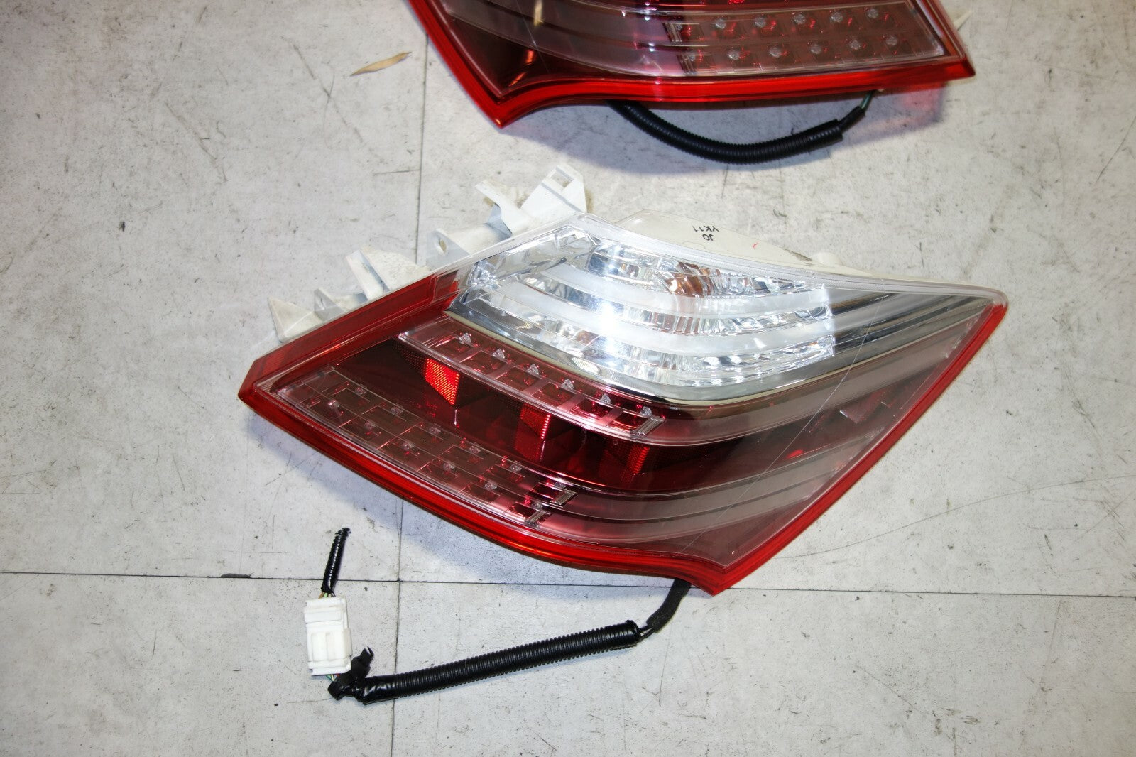 JDM 2009-2012 ACURA RL KB2 OEM TAIL LIGHTS HONDA LEGEND TAIL LAMPS LEFT & RIGHT