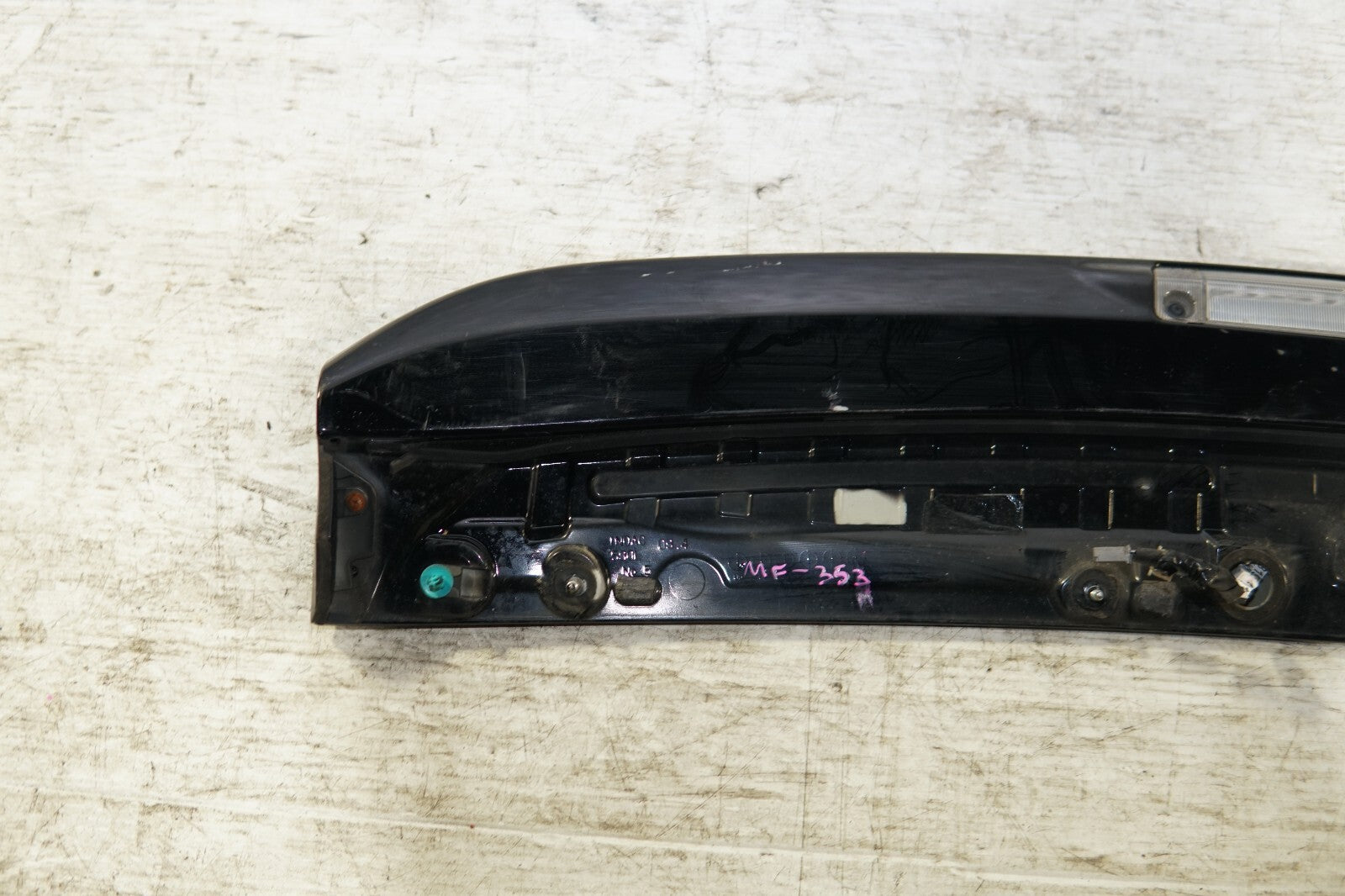 JDM 2010-2015 TOYOTA PRIUS OEM REAR SPOILER WING WITH BRAKE LIGHT ZVW30