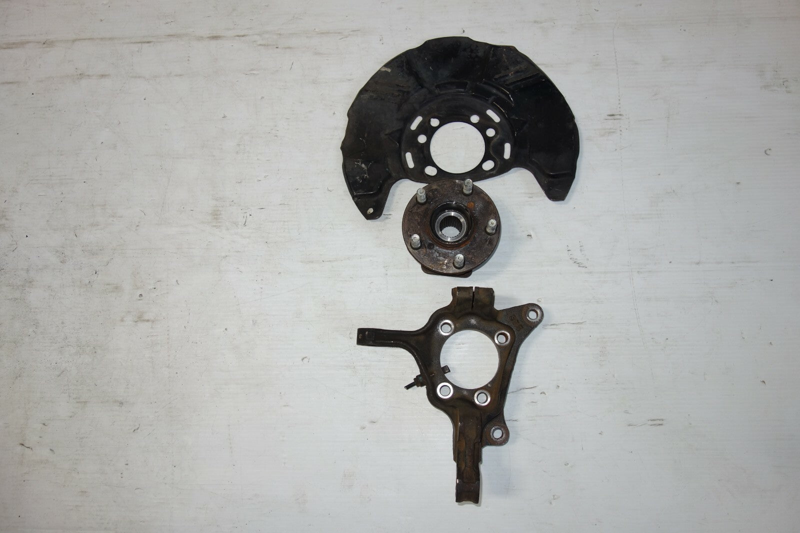 JDM SUBARU IMPREZA WRX FRONT SPINDLE HUB KNUCKLE SUSPENSION LEFT SIDE 2008-2014