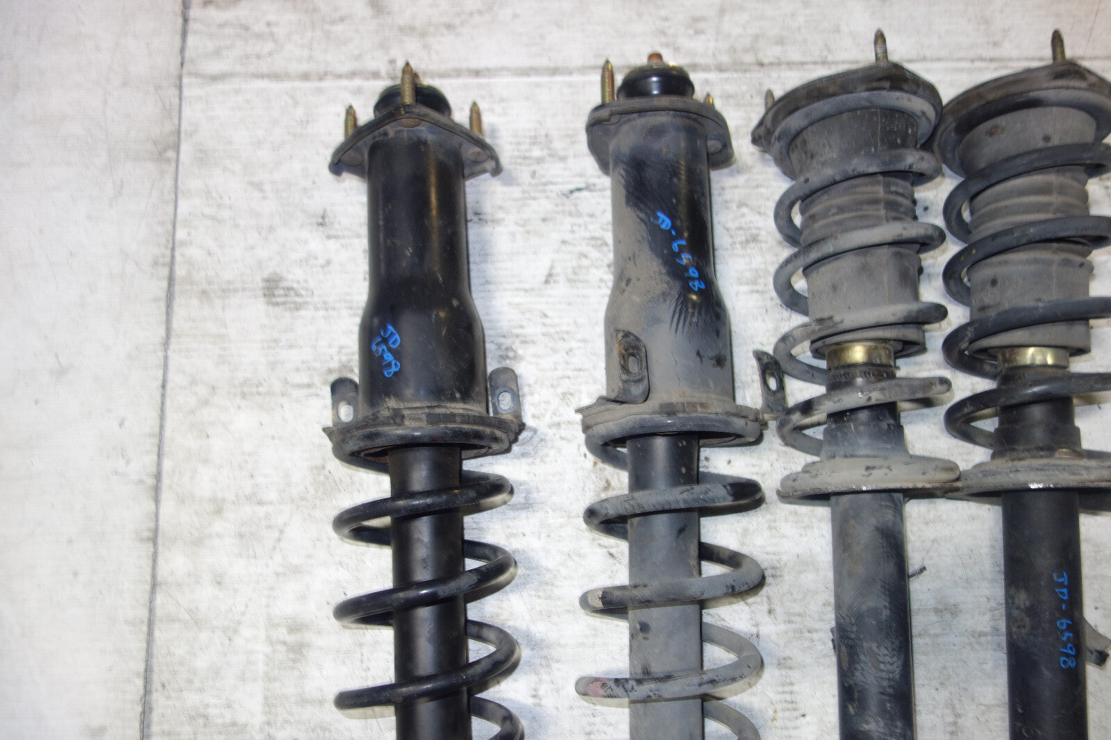 JDM Lexus IS300 Altezza SXE10 OEM Shocks Struts Springs Suspension 2001-2005