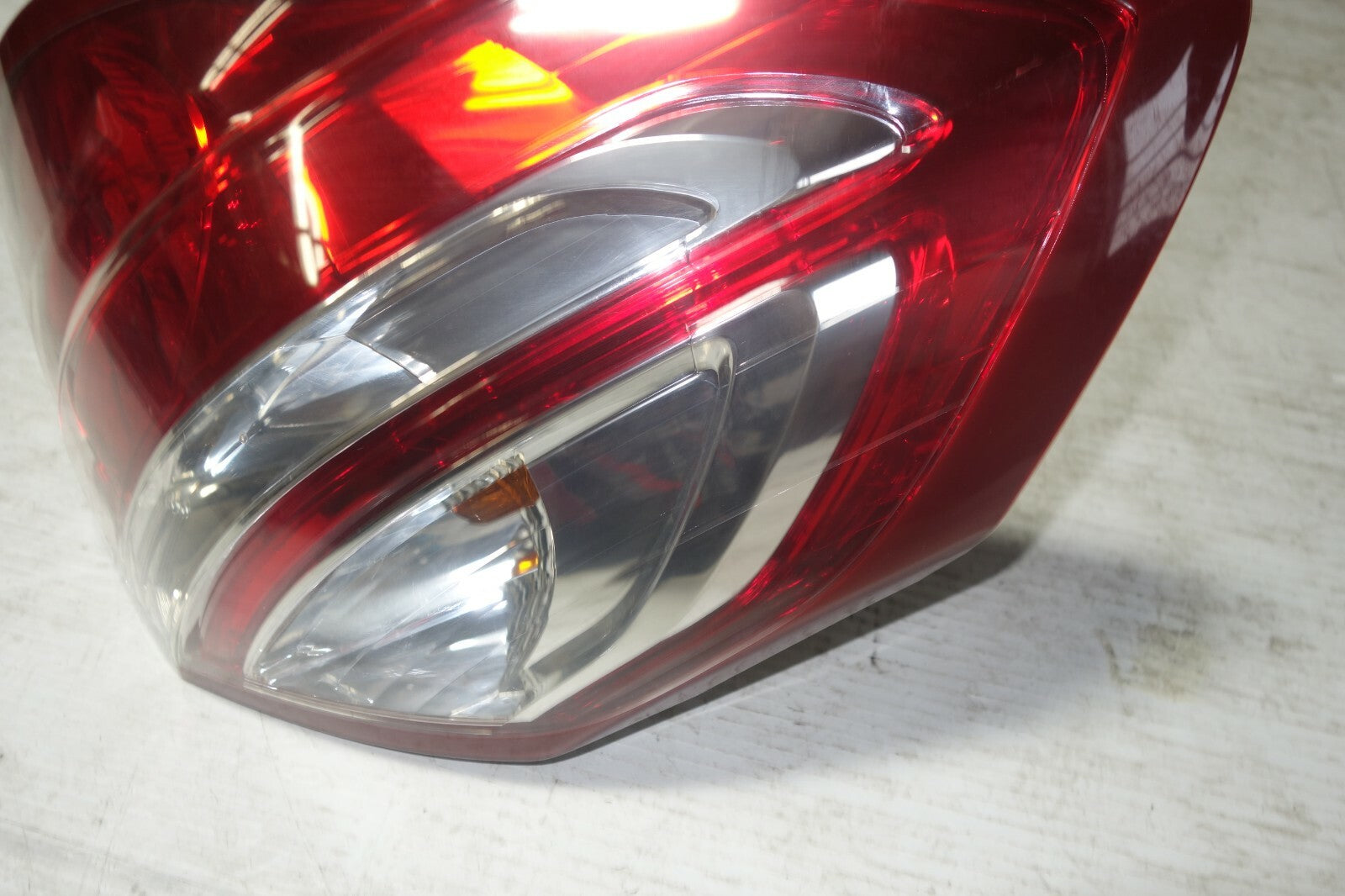 JDM 2005-2009 SUBARU LEGACY OUTBACK KOUKI OEM LEFT SIDE TAIL LIGHT TAIL LAMP