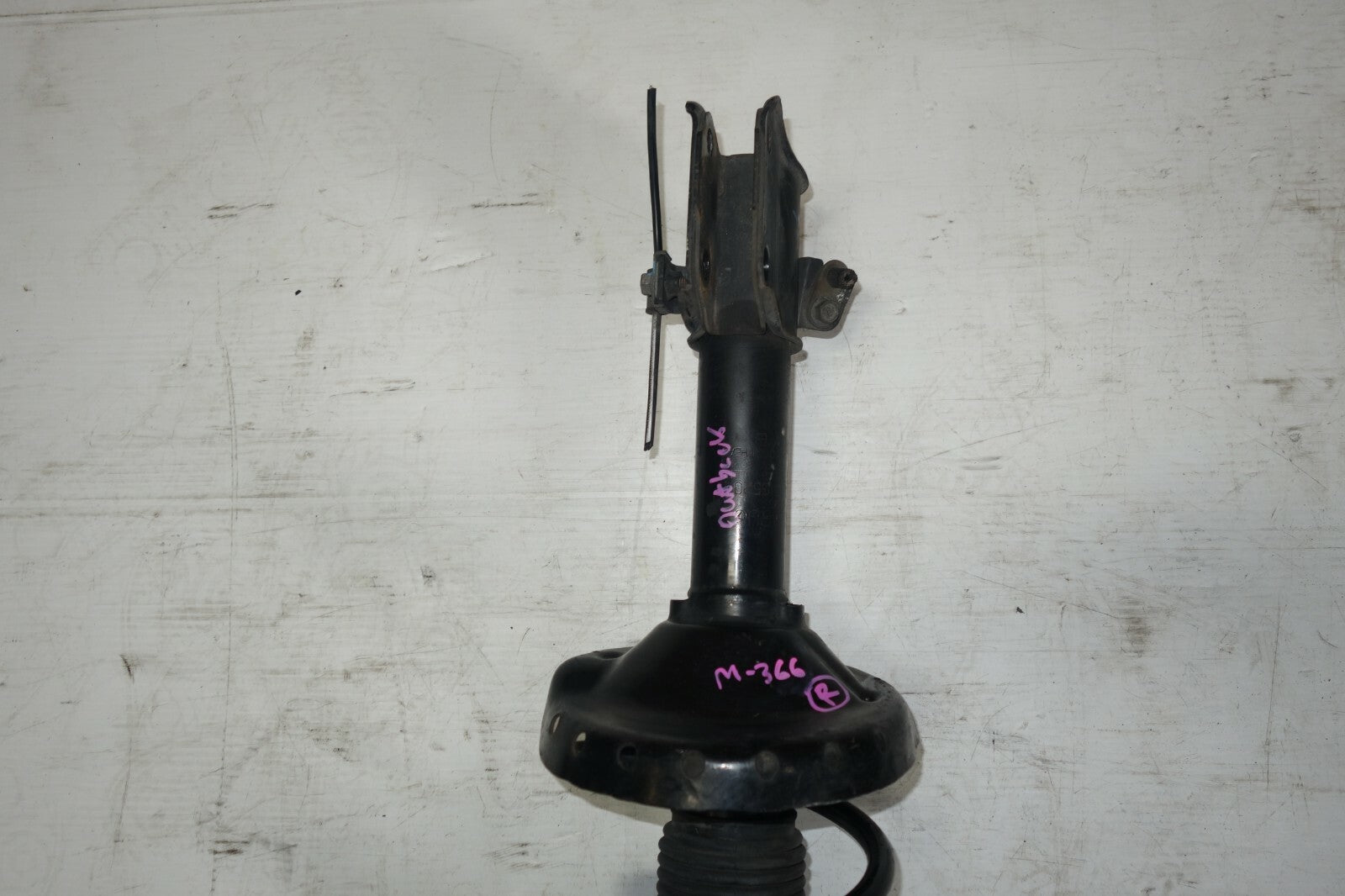 JDM 05-09 SUBARU LEGACY OUTBACK KYB FRONT RIGHT SIDE SHOCK STRUT ASSEMBLY WAGON