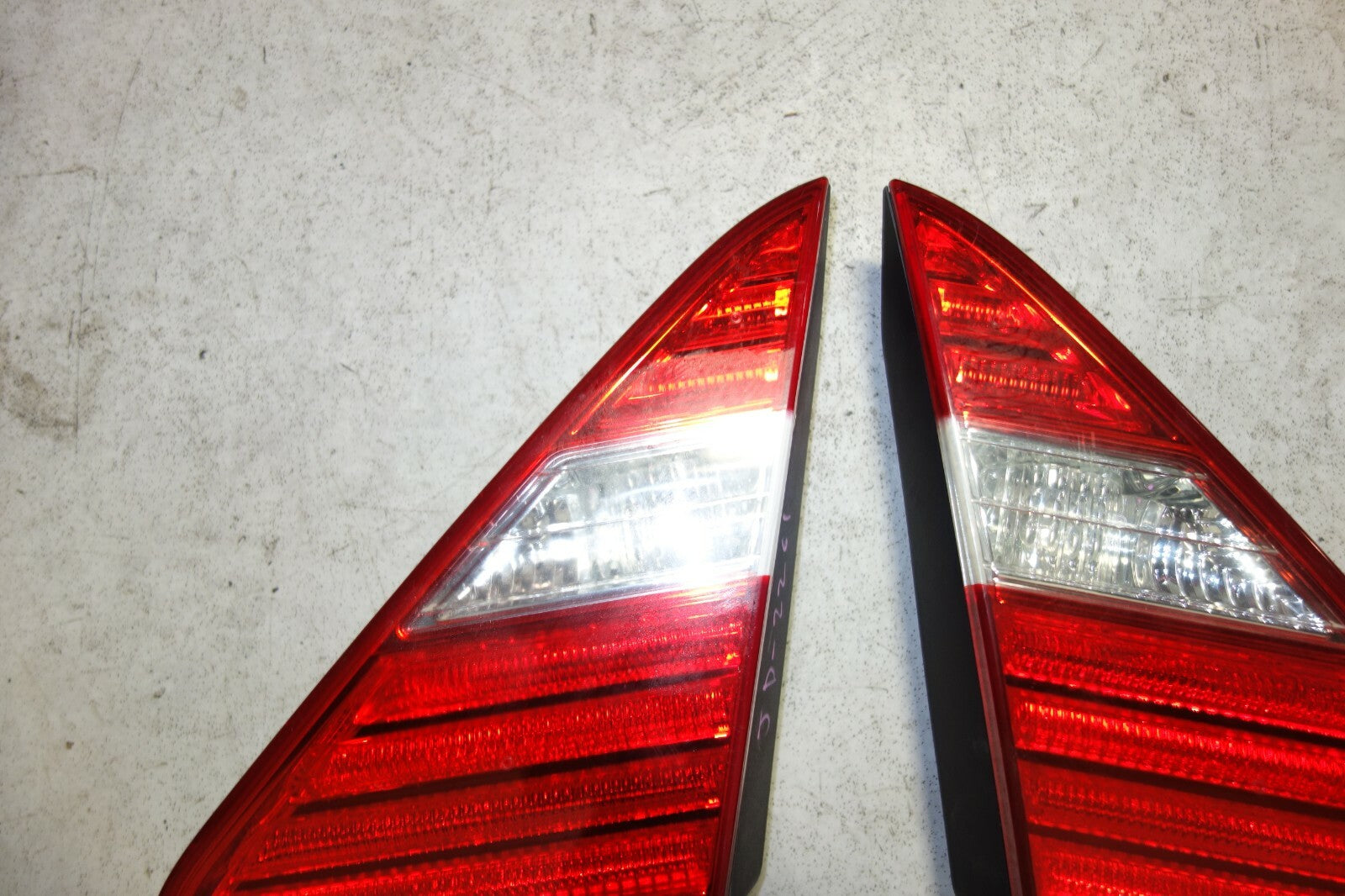 JDM Lexus LS430 Toyota Celsior Taillights Taillamps Inner Pair 2004 2005 2006