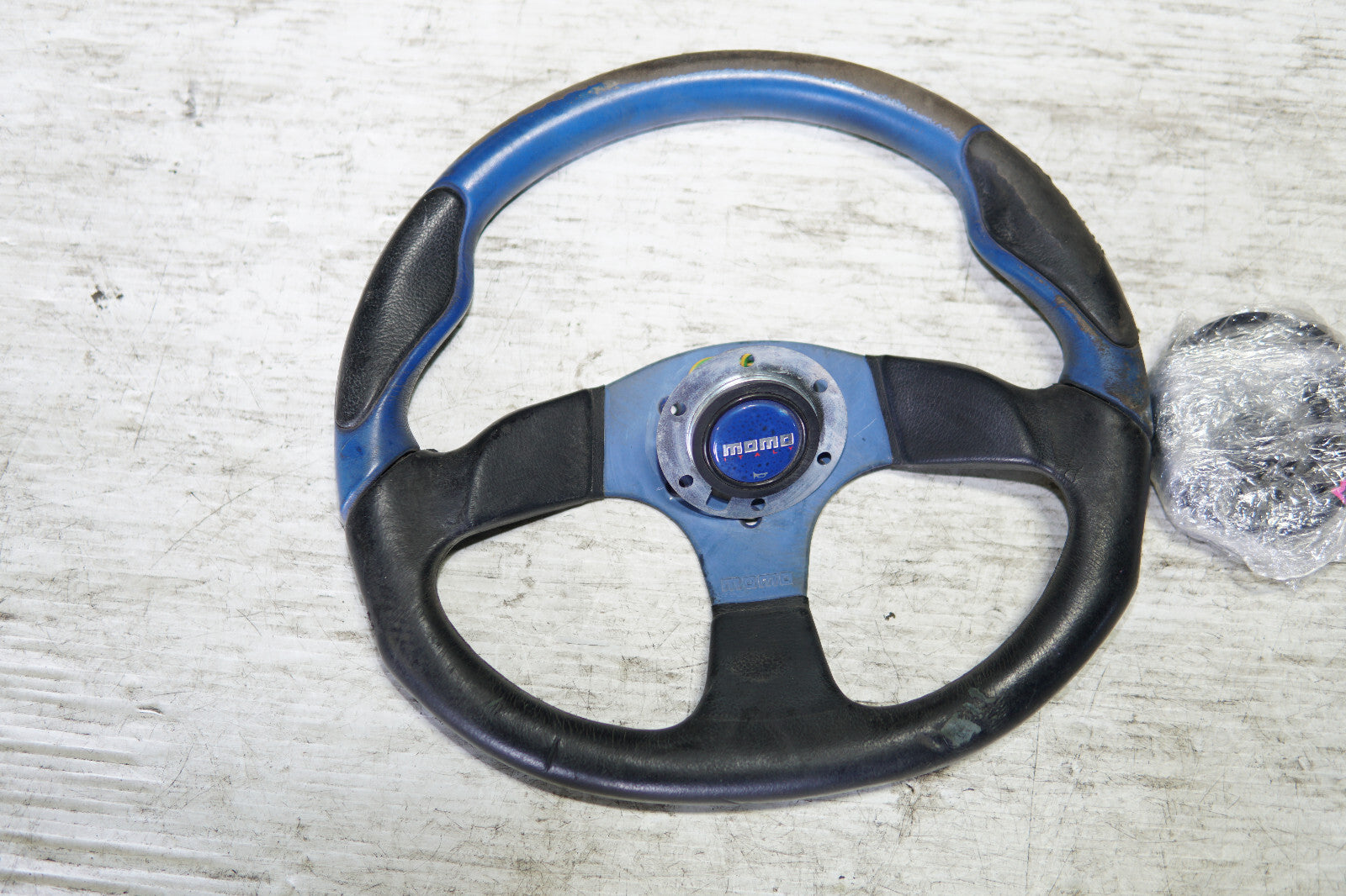 JDM Lexus IS300 / Altezza SXE10 Momo Steering Wheel 2001-2005 #MF-513