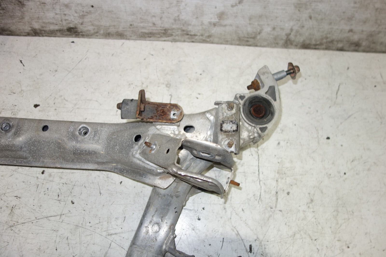 JDM Nissan 350z / G35 Rear Subframe Cross Member Cradle RWD Coupe 2003-2009