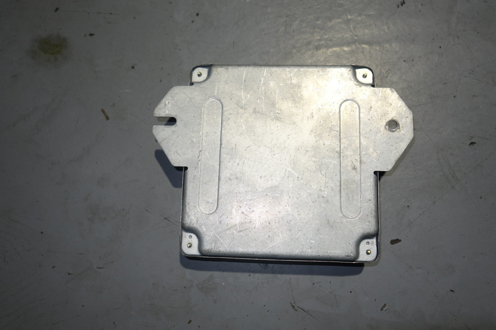 JDM Subaru Legacy EUC Outback EZ30 Engine ECU Computer 6P - 22611AH611