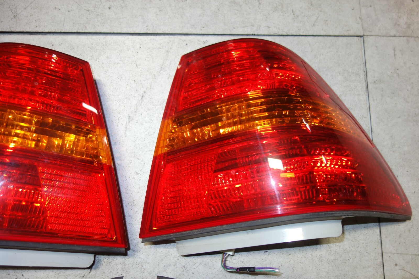 Lexus LS430 Taillight Taillights Lamps Inner Outer Trunk 2001 2002 2003 OEM