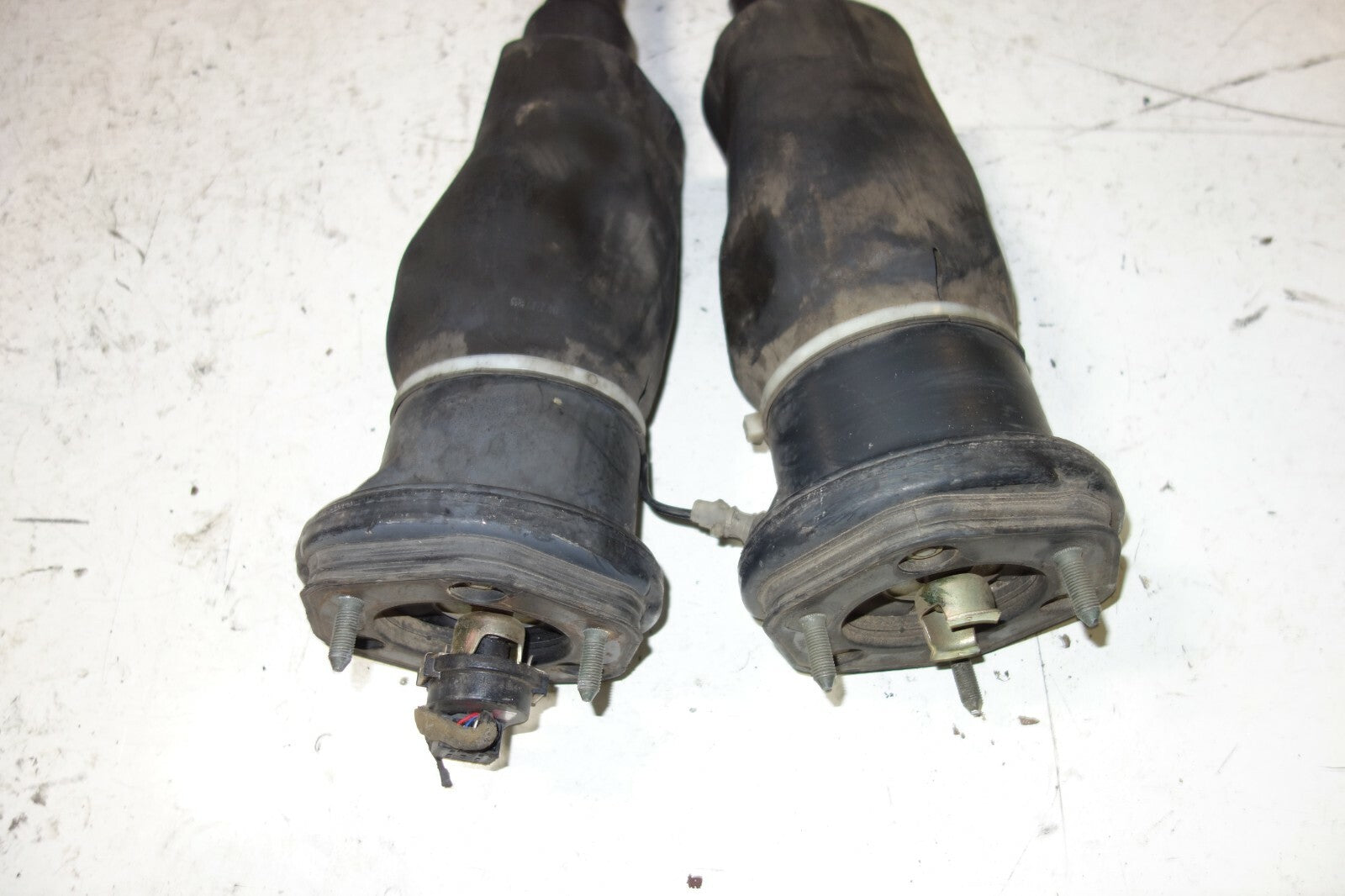 JDM Lexus LS430 Rear Right / Left Air Shocks Struts Suspension 2001-2003