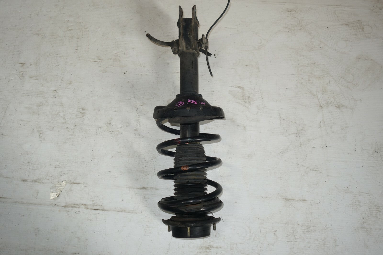 JDM 03-08 SUBARU FORESTER OEM KYB FRONT LEFT SIDE SHOCK SPRING ASSEMBLY GENUINE