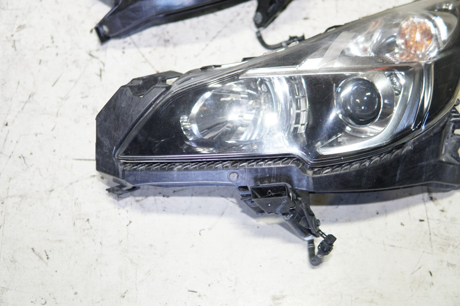JDM 2010-2014 GENUINE SUBARU LEGACY OUTBACK OEM HID HEAD LIGHT LAMPS BRM BR9 BM9