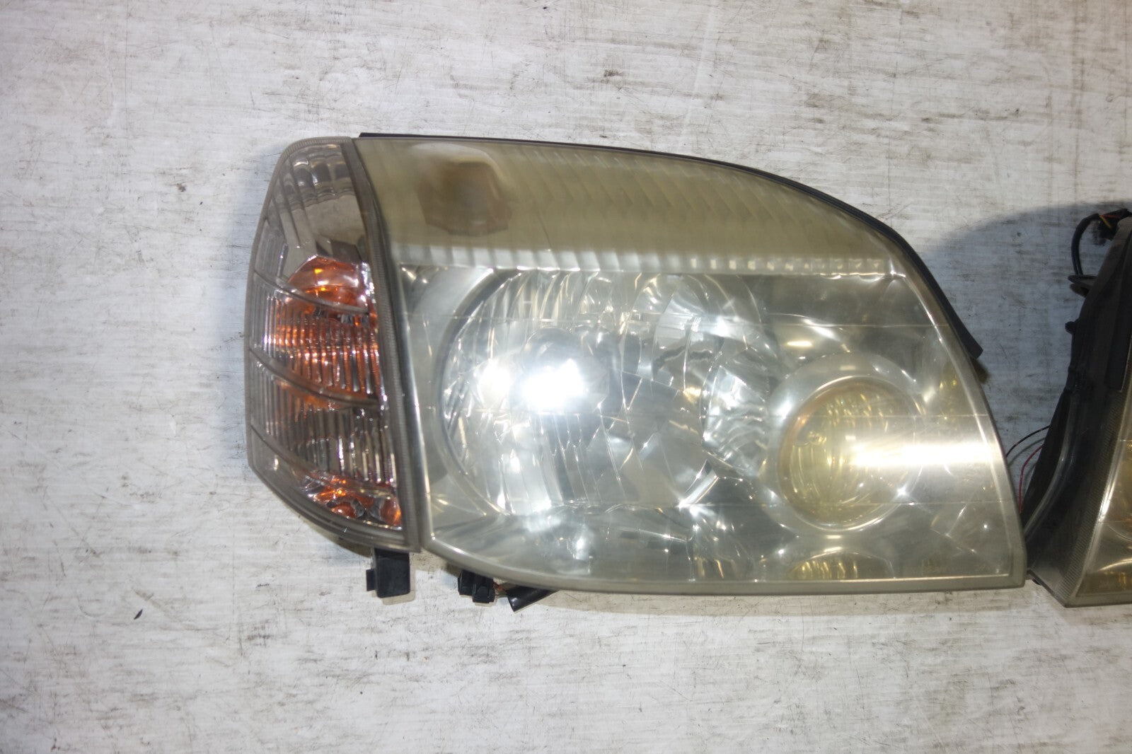 JDM Nissan X-Trail GT OEM Headlights Left Right PNT30 Left & Right 2000-2006