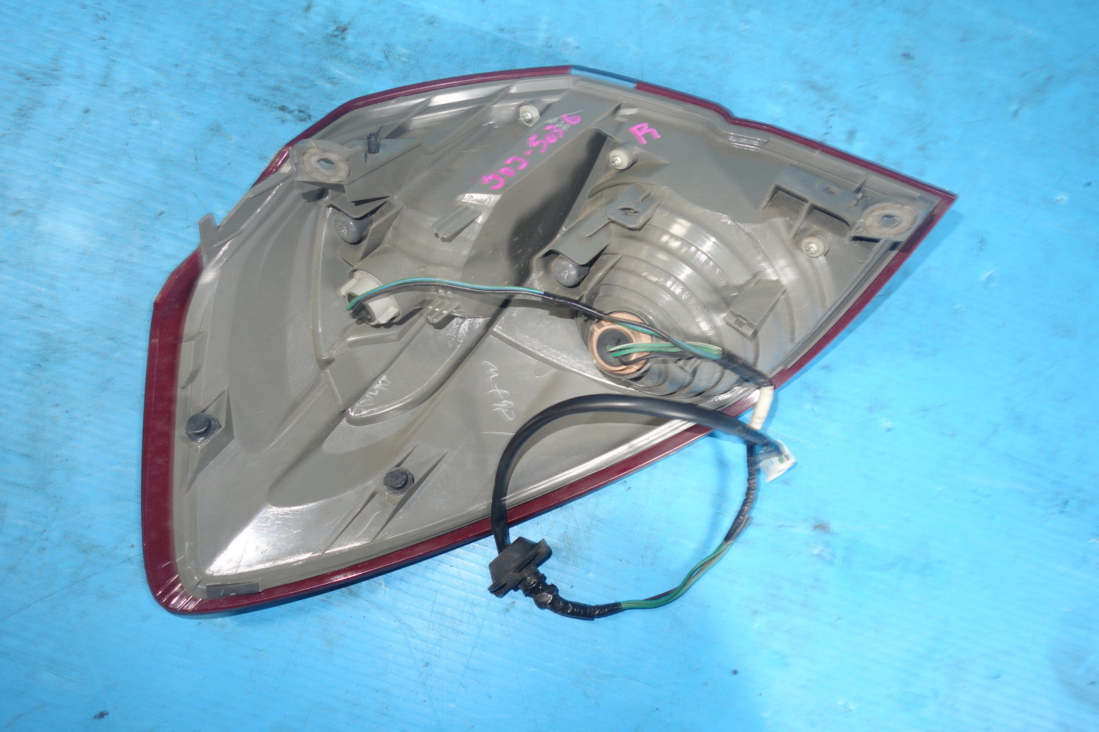 JDM SUBARU LEGACY / OUTBACK OEM REAR RIGHT TAIL LIGHT RH 2005-2009 #5036