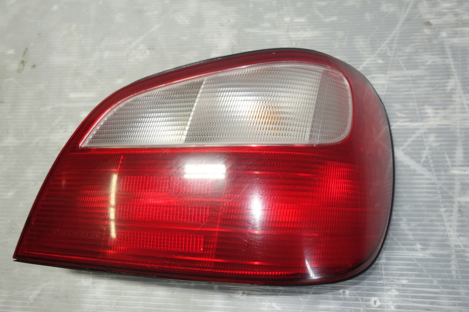 JDM 2002-2003 SUBARU IMPREZA WRX STi V7 OEM TAIL LIGHT TAIL LAMP 4 DOOR SEDAN RH